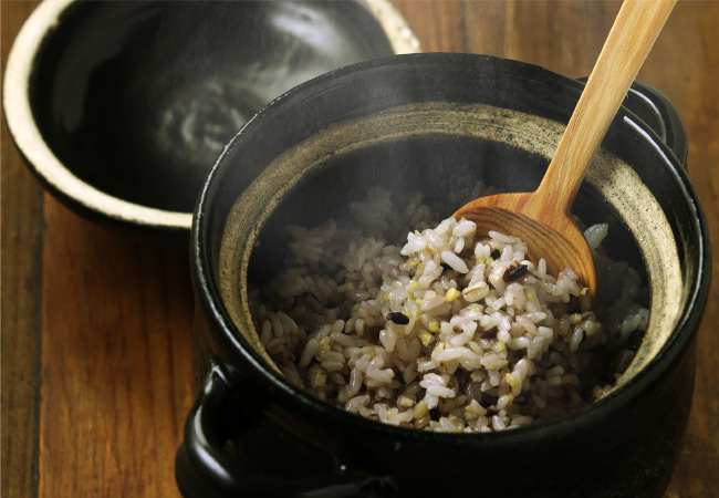 パッケージやラベルを植物性由来の資材へ